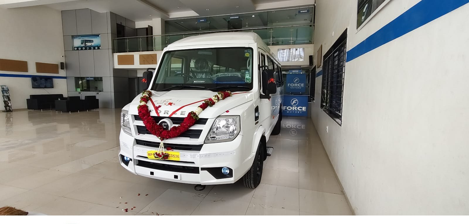 17 seater Force Traveller bus of Shri Vyankatesh Tours and Travels, front exterior view