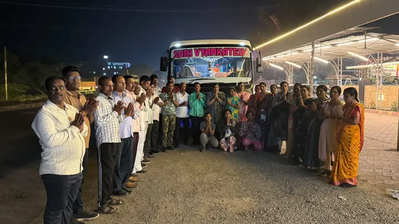 Farewell send-off before pilgrimage tour, Shri Vyankatesh Tours and Travels
